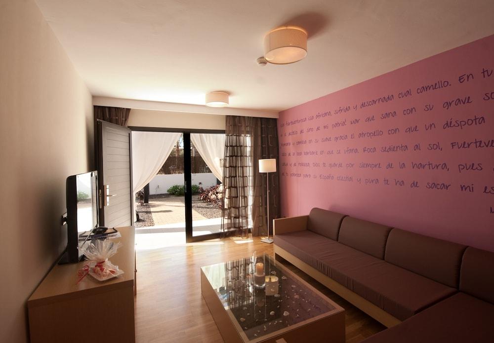 R2 Romantic Fantasia Dreams & Suites Hotel (Adults Only) Tarajalejo Exterior foto
